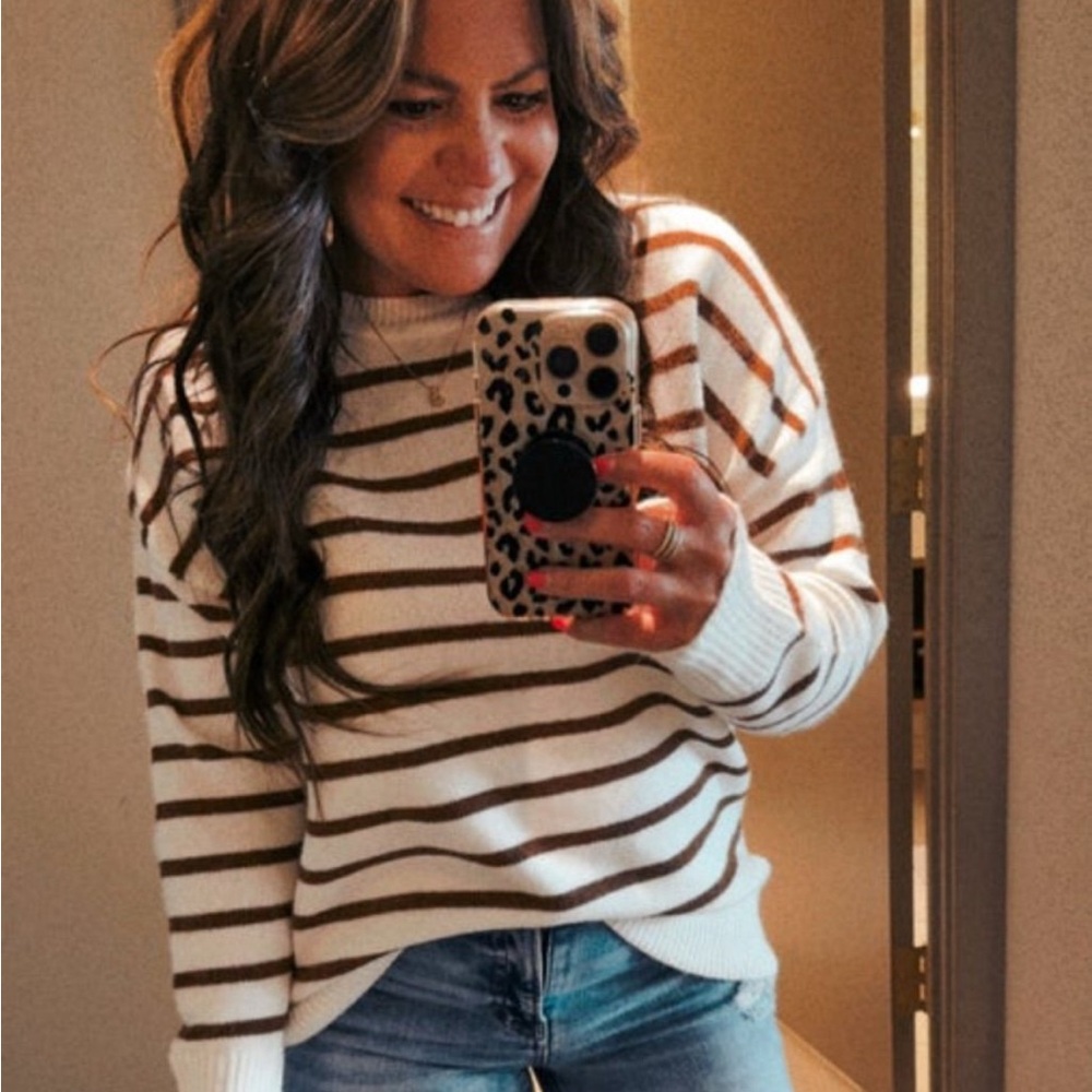 Yelete White and Brown Knit Top